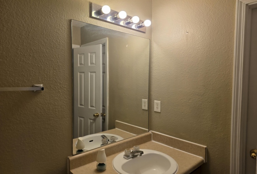 4866 ROYAL RUN DR, Memphis, Tennessee 38128-1569, 3 Bedroom Bedrooms, 7 Room Rooms,2.1 BathroomBathrooms,Rental Properties,For Sale,ROYAL RUN,0,10229526