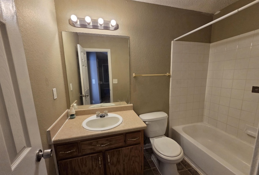 4866 ROYAL RUN DR, Memphis, Tennessee 38128-1569, 3 Bedroom Bedrooms, 7 Room Rooms,2.1 BathroomBathrooms,Rental Properties,For Sale,ROYAL RUN,0,10229526