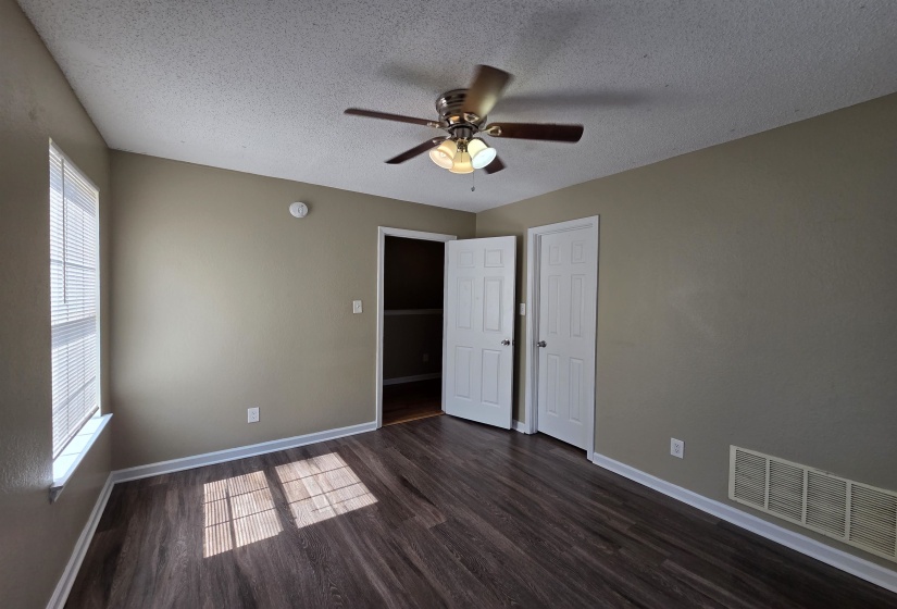 4866 ROYAL RUN DR, Memphis, Tennessee 38128-1569, 3 Bedroom Bedrooms, 7 Room Rooms,2.1 BathroomBathrooms,Rental Properties,For Sale,ROYAL RUN,0,10229526