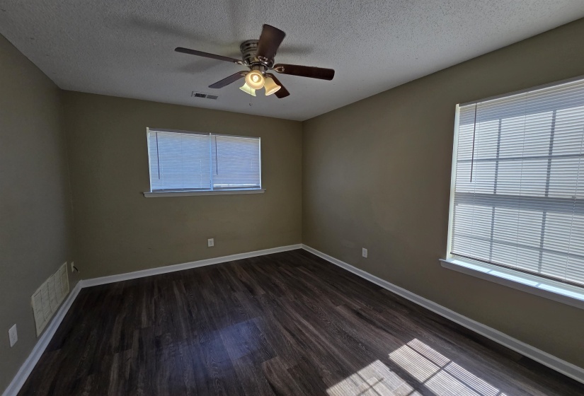 4866 ROYAL RUN DR, Memphis, Tennessee 38128-1569, 3 Bedroom Bedrooms, 7 Room Rooms,2.1 BathroomBathrooms,Rental Properties,For Sale,ROYAL RUN,0,10229526