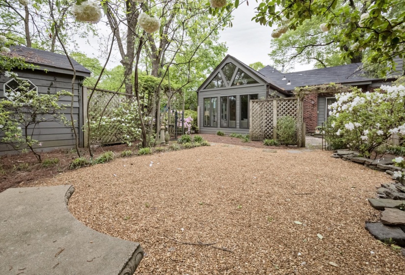 3639 COWDEN AVE, Memphis, Tennessee 38111, 4 Bedroom Bedrooms, 2 Room Rooms,2 BathroomBathrooms,Rental Properties,For Sale,COWDEN,0,10229533