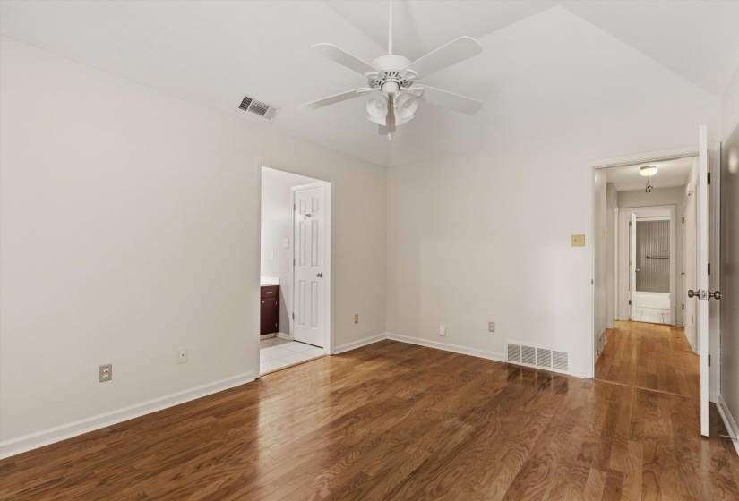 1095 LOCKE-CUBA RD, Millington, Tennessee 38053, 3 Bedroom Bedrooms, 6 Room Rooms,2 BathroomBathrooms,Residential,For Sale,LOCKE-CUBA,0,10229491