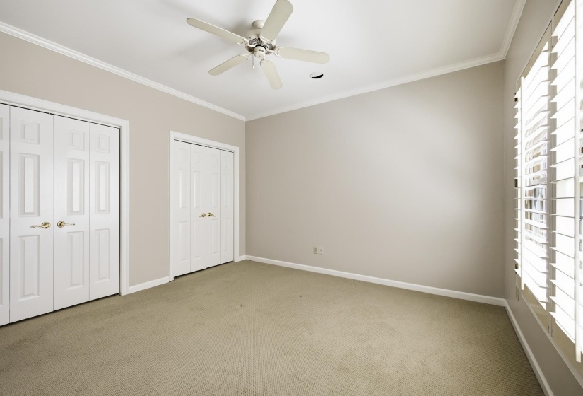 954 ISLAND DR, Memphis, Tennessee 38103, 3 Bedroom Bedrooms, 8 Room Rooms,4 BathroomBathrooms,Residential,For Sale,ISLAND,0,10229496