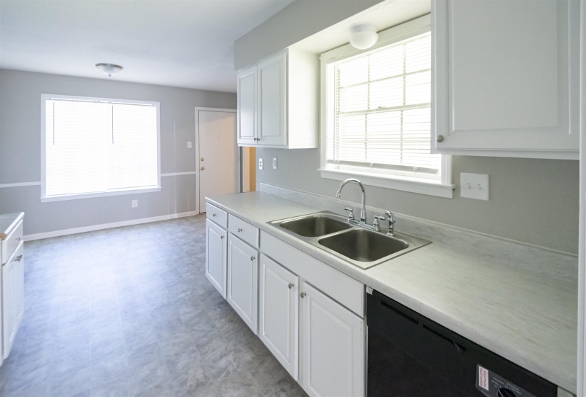 4399 PEPPER TREE RD, Memphis, Tennessee 38109, 3 Bedroom Bedrooms, 7 Room Rooms,2.1 BathroomBathrooms,Residential,For Sale,PEPPER TREE,0,10229500