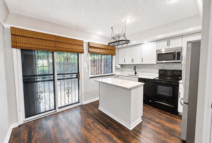 5921 PARK AVE, Memphis, Tennessee 38119, 2 Bedroom Bedrooms, 5 Room Rooms,1.1 BathroomBathrooms,Residential,For Sale,PARK,0,10229501