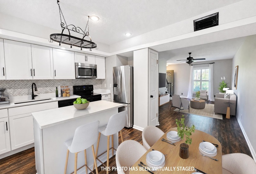 5921 PARK AVE, Memphis, Tennessee 38119, 2 Bedroom Bedrooms, 5 Room Rooms,1.1 BathroomBathrooms,Residential,For Sale,PARK,0,10229501