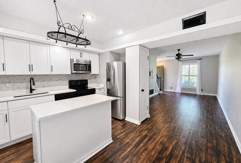 5921 PARK AVE, Memphis, Tennessee 38119, 2 Bedroom Bedrooms, 5 Room Rooms,1.1 BathroomBathrooms,Residential,For Sale,PARK,0,10229501