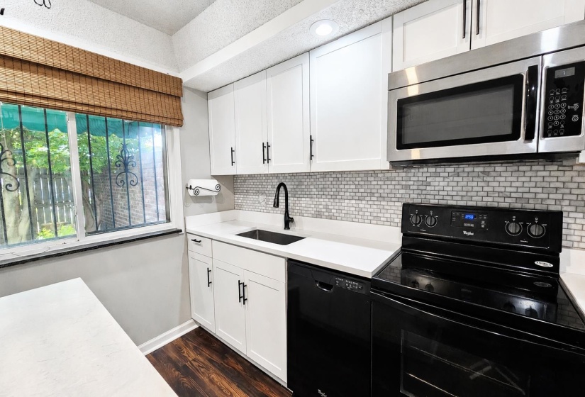 5921 PARK AVE, Memphis, Tennessee 38119, 2 Bedroom Bedrooms, 5 Room Rooms,1.1 BathroomBathrooms,Residential,For Sale,PARK,0,10229501