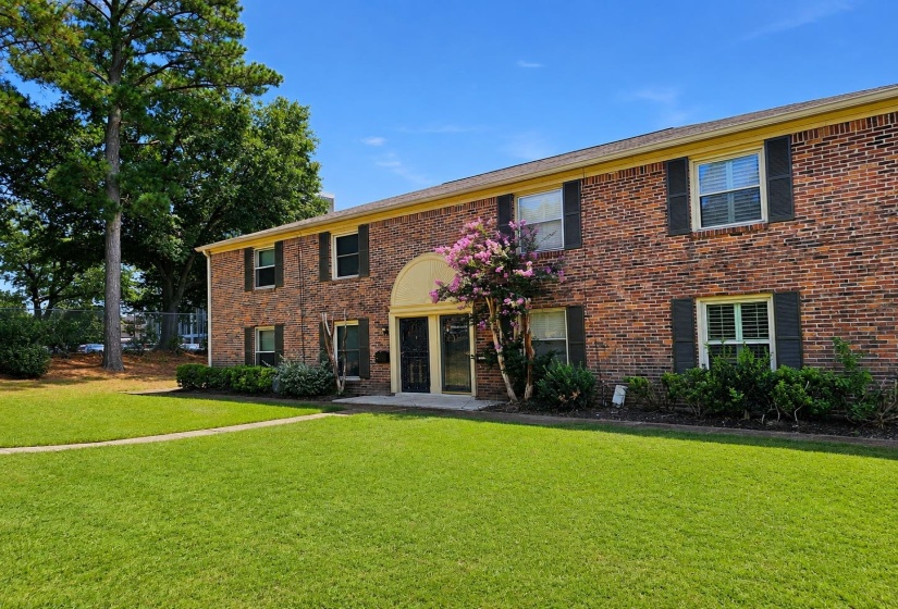 5921 PARK AVE, Memphis, Tennessee 38119, 2 Bedroom Bedrooms, 5 Room Rooms,1.1 BathroomBathrooms,Residential,For Sale,PARK,0,10229501