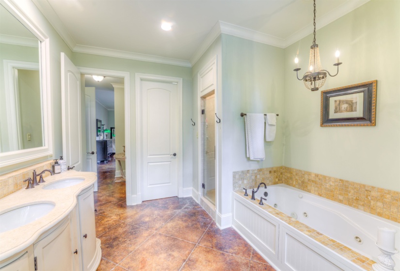 255 REMBERT ST, Memphis, Tennessee 38104, 4 Bedroom Bedrooms, 9 Room Rooms,3.1 BathroomBathrooms,Residential,For Sale,REMBERT,0,10229502
