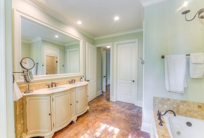 255 REMBERT ST, Memphis, Tennessee 38104, 4 Bedroom Bedrooms, 9 Room Rooms,3.1 BathroomBathrooms,Residential,For Sale,REMBERT,0,10229502