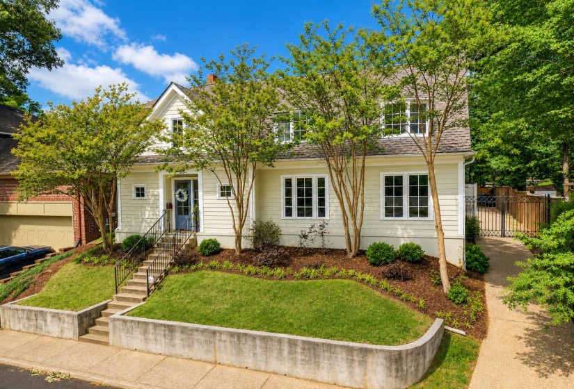 255 REMBERT ST, Memphis, Tennessee 38104, 4 Bedroom Bedrooms, 9 Room Rooms,3.1 BathroomBathrooms,Residential,For Sale,REMBERT,0,10229502