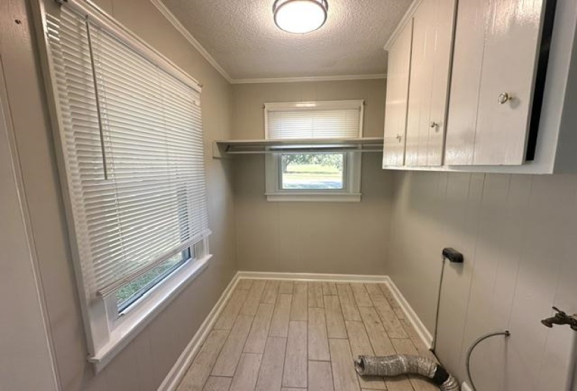 27 ROSEWOOD DR, Savannah, Tennessee 38372, 2 Bedroom Bedrooms, 7 Room Rooms,2 BathroomBathrooms,Residential,For Sale,ROSEWOOD,0,10229504