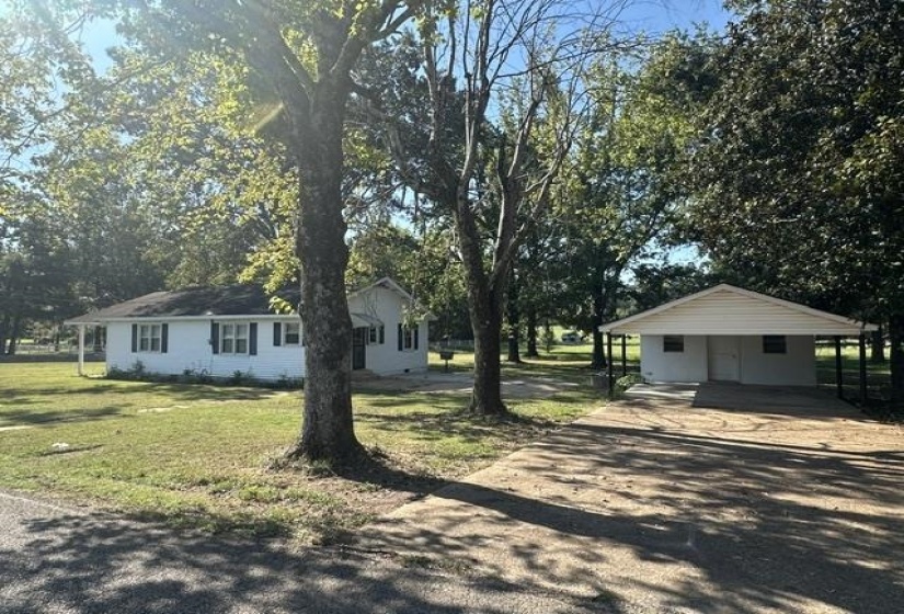 27 ROSEWOOD DR, Savannah, Tennessee 38372, 2 Bedroom Bedrooms, 7 Room Rooms,2 BathroomBathrooms,Residential,For Sale,ROSEWOOD,0,10229504