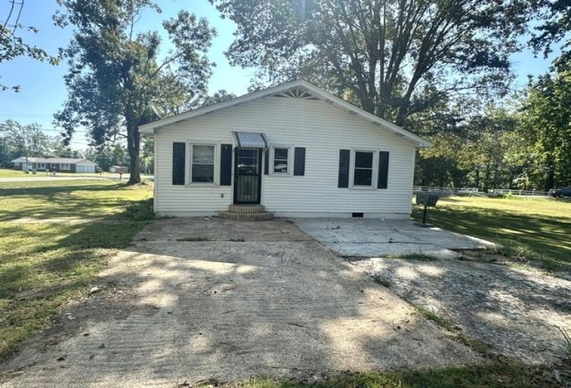 27 ROSEWOOD DR, Savannah, Tennessee 38372, 2 Bedroom Bedrooms, 7 Room Rooms,2 BathroomBathrooms,Residential,For Sale,ROSEWOOD,0,10229504