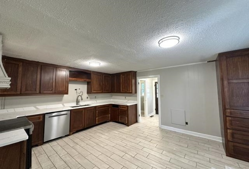 27 ROSEWOOD DR, Savannah, Tennessee 38372, 2 Bedroom Bedrooms, 7 Room Rooms,2 BathroomBathrooms,Residential,For Sale,ROSEWOOD,0,10229504