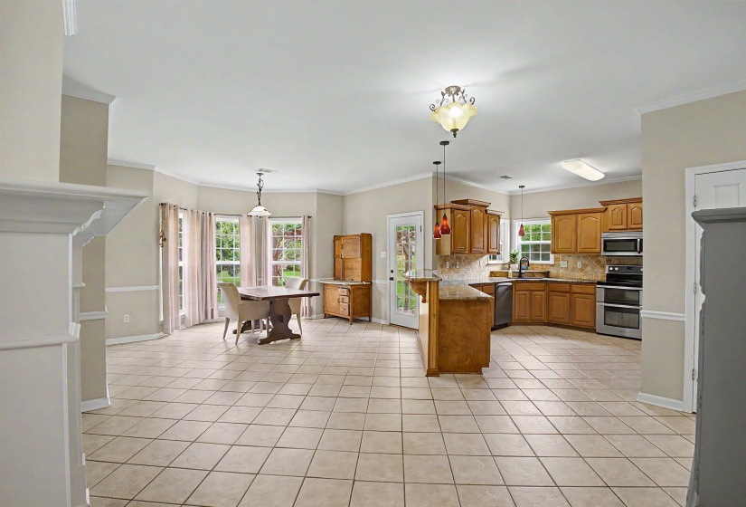 134 REMBERT DR, Atoka, Tennessee 38004, 4 Bedroom Bedrooms, 7 Room Rooms,2.1 BathroomBathrooms,Residential,For Sale,REMBERT,0,10229507