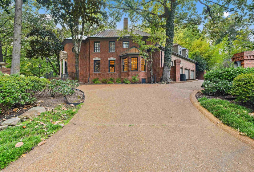 425 RIVER OAKS RD, Memphis, Tennessee 38120, 5 Bedroom Bedrooms, 13 Room Rooms,5.1 BathroomBathrooms,Residential,For Sale,RIVER OAKS,0,10229508