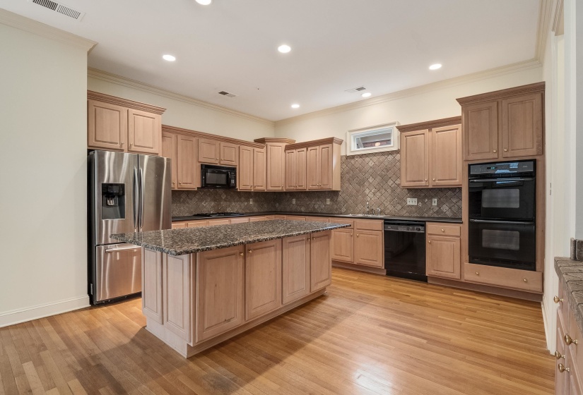 1993 WAXLANDER CIR, Germantown, Tennessee 38138, 4 Bedroom Bedrooms, 9 Room Rooms,3.1 BathroomBathrooms,Residential,For Sale,WAXLANDER,0,10229510