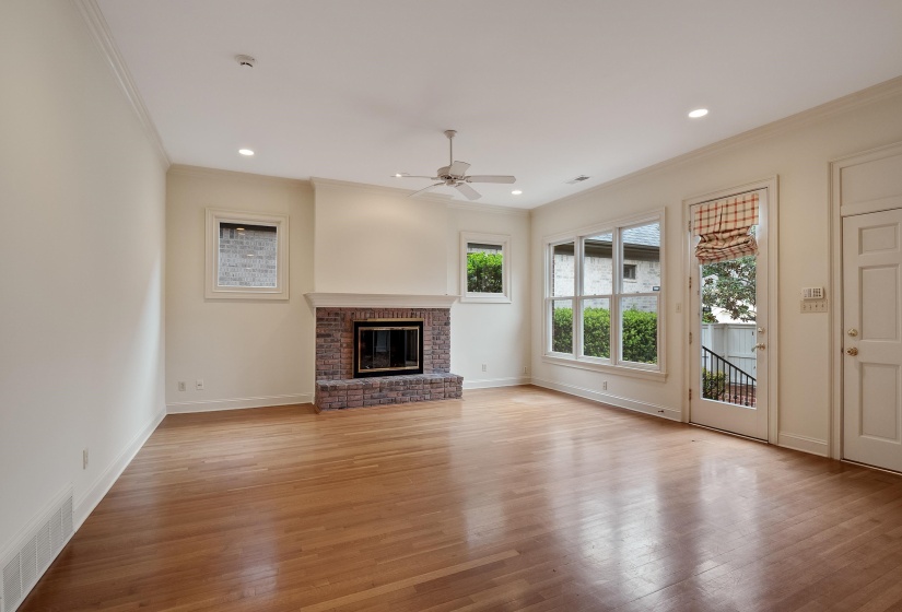 1993 WAXLANDER CIR, Germantown, Tennessee 38138, 4 Bedroom Bedrooms, 9 Room Rooms,3.1 BathroomBathrooms,Residential,For Sale,WAXLANDER,0,10229510