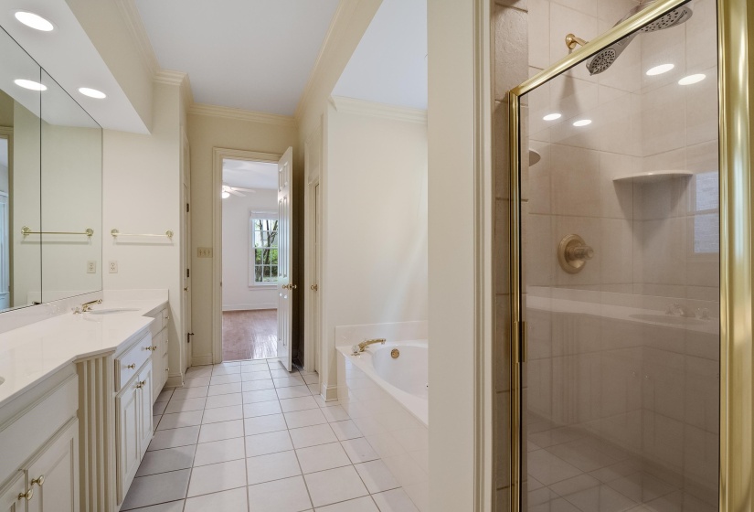 1993 WAXLANDER CIR, Germantown, Tennessee 38138, 4 Bedroom Bedrooms, 9 Room Rooms,3.1 BathroomBathrooms,Residential,For Sale,WAXLANDER,0,10229510
