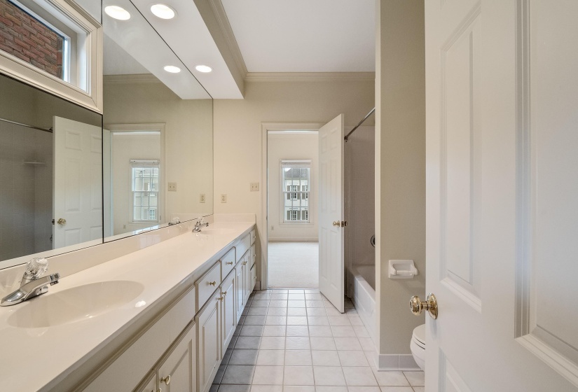 1993 WAXLANDER CIR, Germantown, Tennessee 38138, 4 Bedroom Bedrooms, 9 Room Rooms,3.1 BathroomBathrooms,Residential,For Sale,WAXLANDER,0,10229510