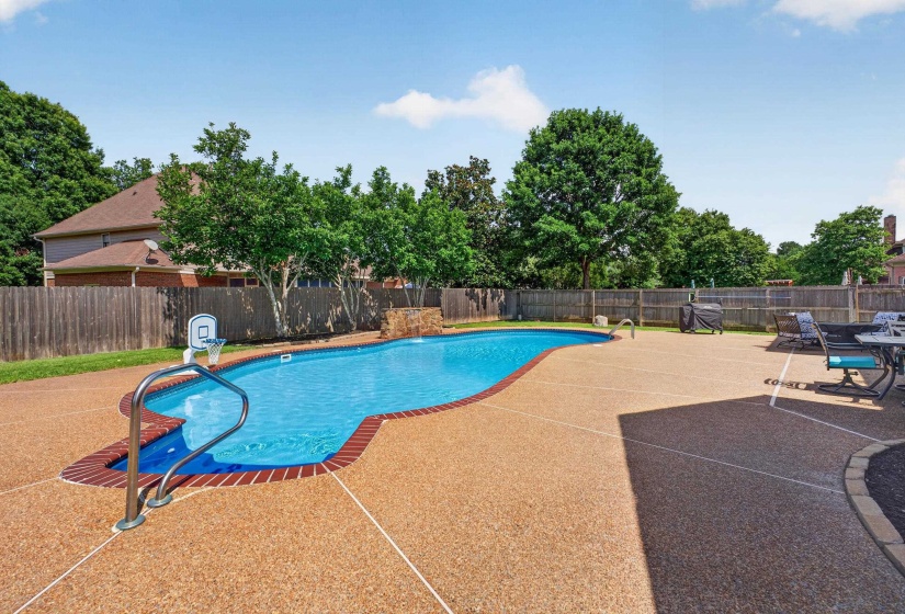 1572 JOHN RIDGE DR, Collierville, Tennessee 38017, 4 Bedroom Bedrooms, 9 Room Rooms,2.1 BathroomBathrooms,Residential,For Sale,JOHN RIDGE,0,10229512