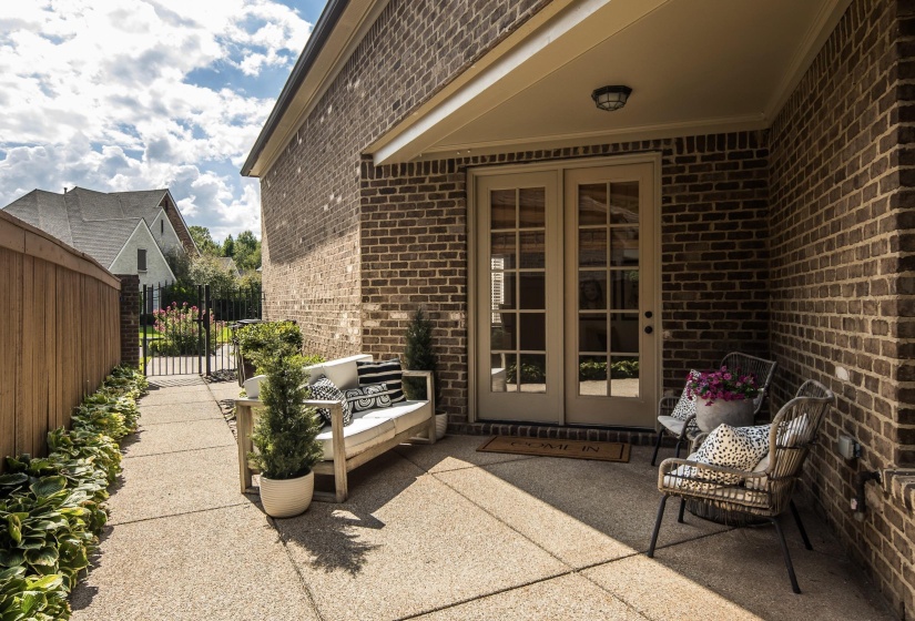 1682 TARTAN LN, Collierville, Tennessee 38017, 4 Bedroom Bedrooms, 9 Room Rooms,3 BathroomBathrooms,Residential,For Sale,TARTAN,0,10229515