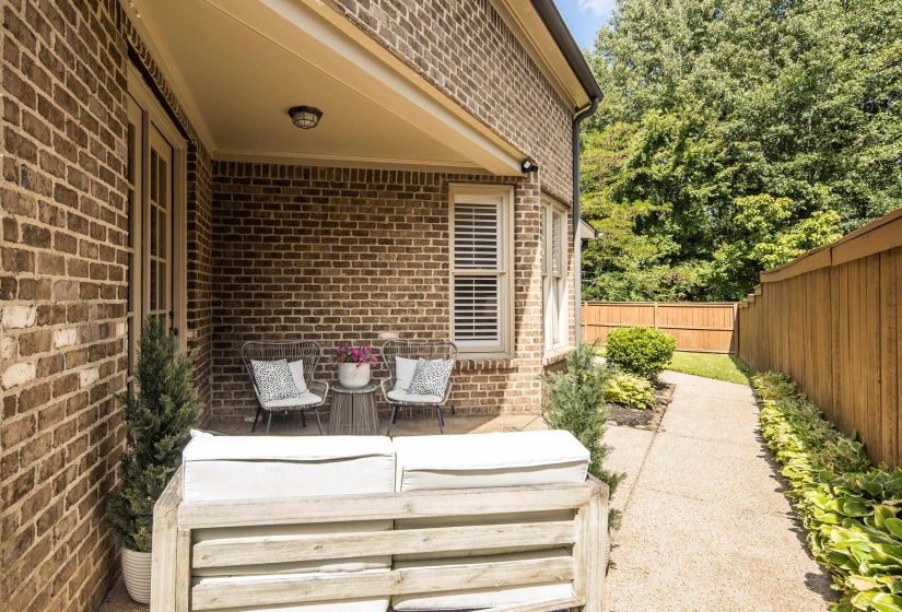 1682 TARTAN LN, Collierville, Tennessee 38017, 4 Bedroom Bedrooms, 9 Room Rooms,3 BathroomBathrooms,Residential,For Sale,TARTAN,0,10229515
