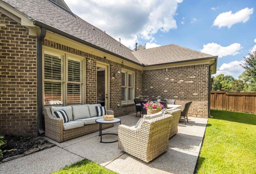 1682 TARTAN LN, Collierville, Tennessee 38017, 4 Bedroom Bedrooms, 9 Room Rooms,3 BathroomBathrooms,Residential,For Sale,TARTAN,0,10229515