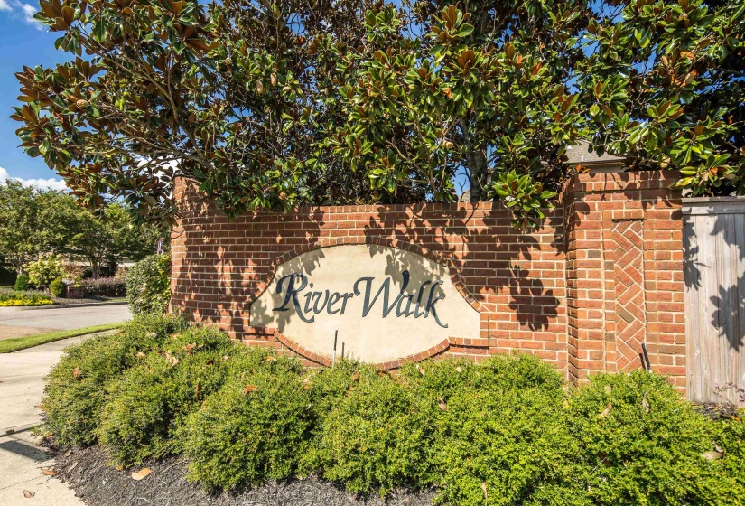 1682 TARTAN LN, Collierville, Tennessee 38017, 4 Bedroom Bedrooms, 9 Room Rooms,3 BathroomBathrooms,Residential,For Sale,TARTAN,0,10229515