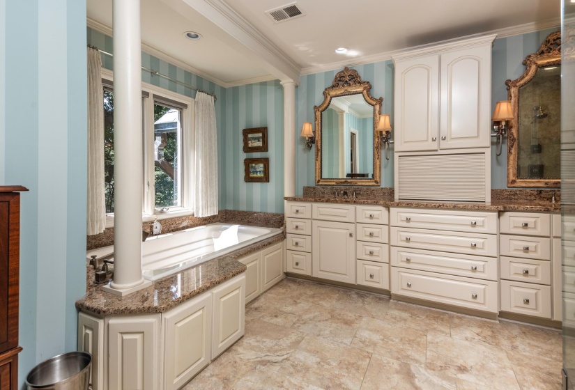 6245 GREEN MEADOWS RD, Memphis, Tennessee 38120, 3 Bedroom Bedrooms, 3 Room Rooms,3.2 BathroomBathrooms,Residential,For Sale,GREEN MEADOWS,0,10229520