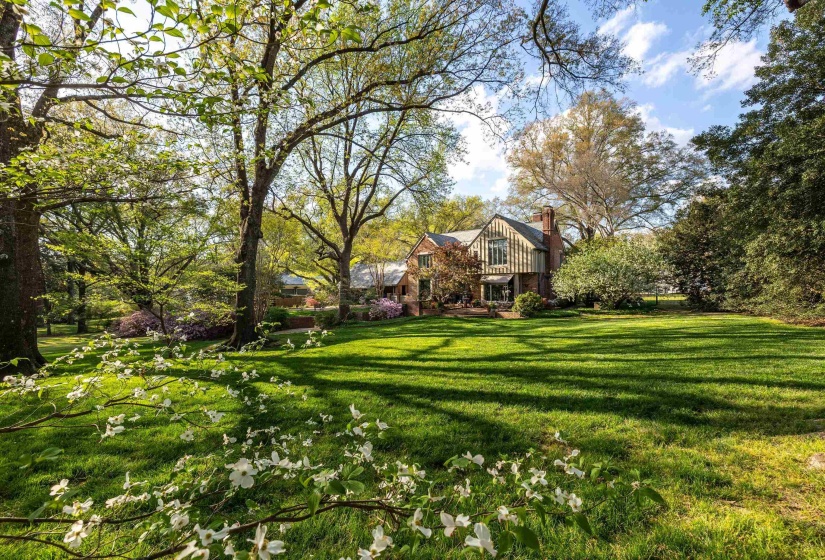 6245 GREEN MEADOWS RD, Memphis, Tennessee 38120, 3 Bedroom Bedrooms, 3 Room Rooms,3.2 BathroomBathrooms,Residential,For Sale,GREEN MEADOWS,0,10229520