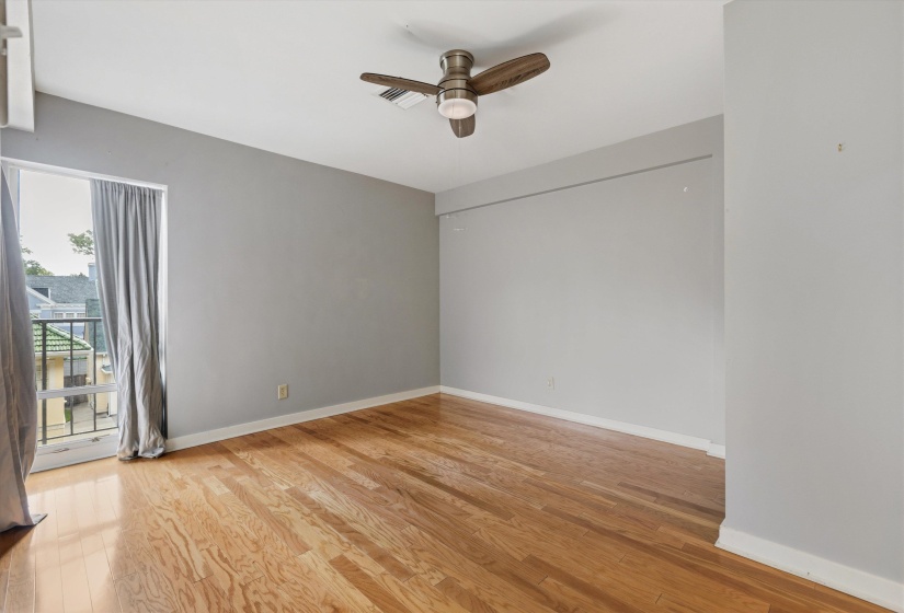 2195 POPLAR AVE, Memphis, Tennessee 38104, 2 Bedroom Bedrooms, 4 Room Rooms,2 BathroomBathrooms,Residential,For Sale,POPLAR,0,10229525