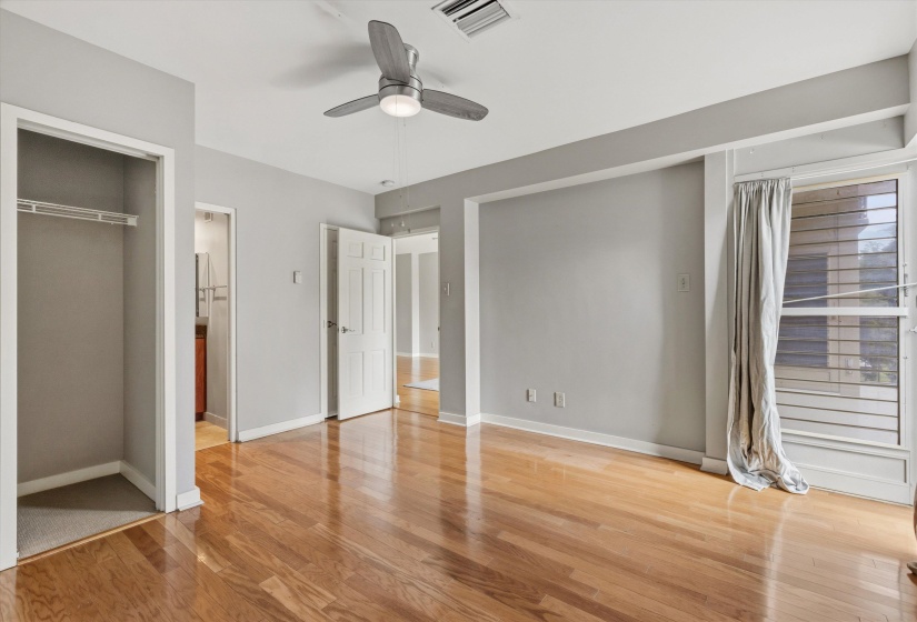 2195 POPLAR AVE, Memphis, Tennessee 38104, 2 Bedroom Bedrooms, 4 Room Rooms,2 BathroomBathrooms,Residential,For Sale,POPLAR,0,10229525