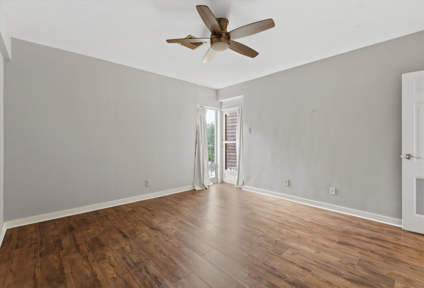 2195 POPLAR AVE, Memphis, Tennessee 38104, 2 Bedroom Bedrooms, 4 Room Rooms,2 BathroomBathrooms,Residential,For Sale,POPLAR,0,10229525