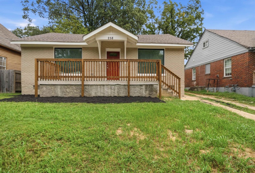 258 HOLLYWOOD ST, Memphis, Tennessee 38112, 4 Bedroom Bedrooms, 5 Room Rooms,2 BathroomBathrooms,Residential,For Sale,HOLLYWOOD,0,10229527