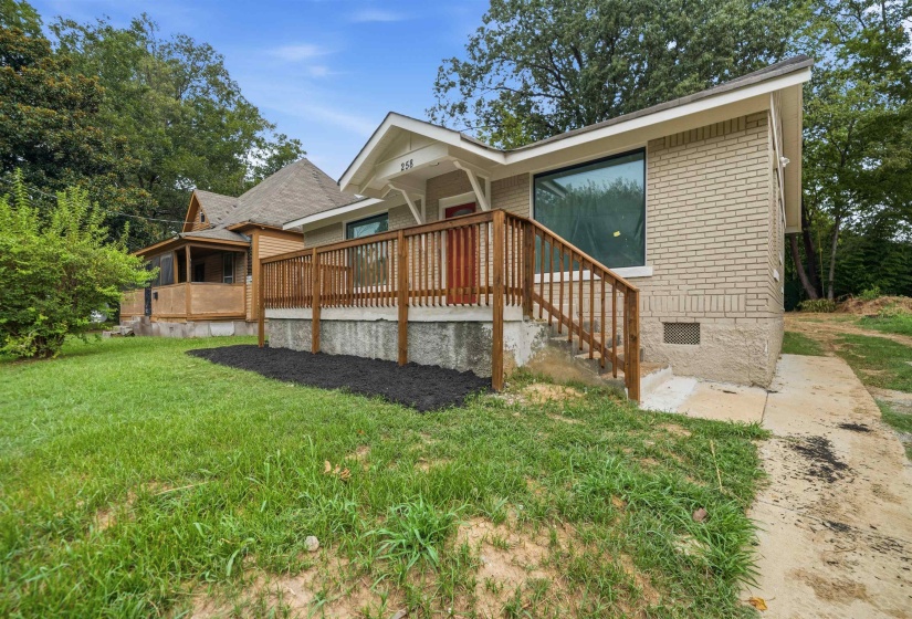 258 HOLLYWOOD ST, Memphis, Tennessee 38112, 4 Bedroom Bedrooms, 5 Room Rooms,2 BathroomBathrooms,Residential,For Sale,HOLLYWOOD,0,10229527