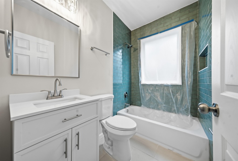258 HOLLYWOOD ST, Memphis, Tennessee 38112, 4 Bedroom Bedrooms, 5 Room Rooms,2 BathroomBathrooms,Residential,For Sale,HOLLYWOOD,0,10229527