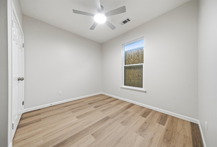 258 HOLLYWOOD ST, Memphis, Tennessee 38112, 4 Bedroom Bedrooms, 5 Room Rooms,2 BathroomBathrooms,Residential,For Sale,HOLLYWOOD,0,10229527