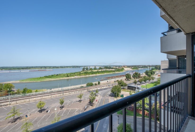 200 WAGNER PL, Memphis, Tennessee 38103, 2 Bedroom Bedrooms, 5 Room Rooms,2 BathroomBathrooms,Residential,For Sale,WAGNER,0,10229528