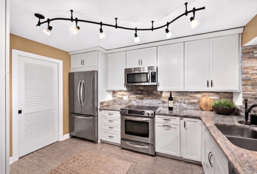 200 WAGNER PL, Memphis, Tennessee 38103, 2 Bedroom Bedrooms, 5 Room Rooms,2 BathroomBathrooms,Residential,For Sale,WAGNER,0,10229528