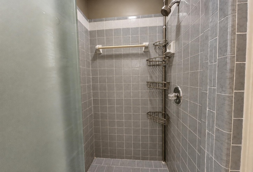 1501 GRANVILLE LN, Memphis, Tennessee 38104, 3 Bedroom Bedrooms, 6 Room Rooms,2.1 BathroomBathrooms,Residential,For Sale,GRANVILLE,0,10229529