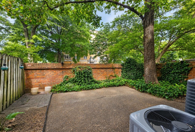 1501 GRANVILLE LN, Memphis, Tennessee 38104, 3 Bedroom Bedrooms, 6 Room Rooms,2.1 BathroomBathrooms,Residential,For Sale,GRANVILLE,0,10229529