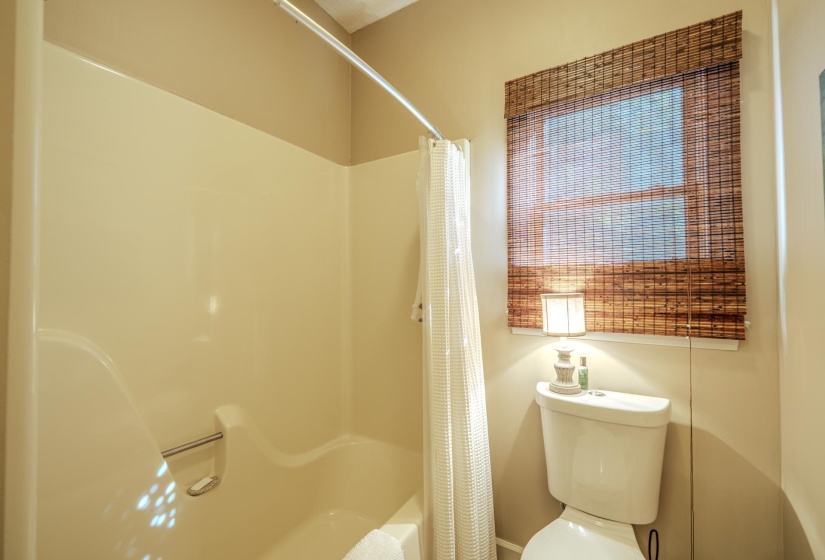 4375 STATE ROUTE 100 W HWY, Henderson, Tennessee 38340, 3 Bedroom Bedrooms, 14 Room Rooms,3.1 BathroomBathrooms,Residential,For Sale,STATE ROUTE 100 W,0,10229534
