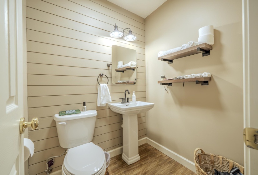 4375 STATE ROUTE 100 W HWY, Henderson, Tennessee 38340, 3 Bedroom Bedrooms, 14 Room Rooms,3.1 BathroomBathrooms,Residential,For Sale,STATE ROUTE 100 W,0,10229534