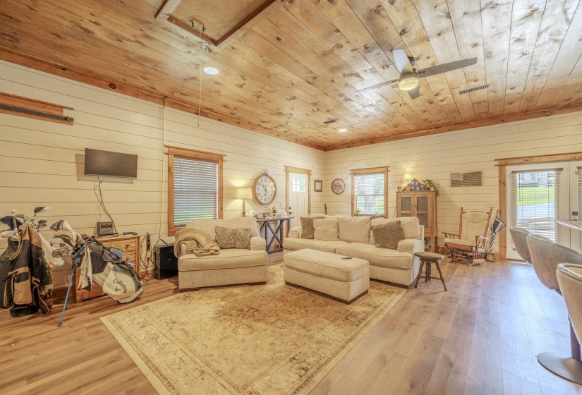 4375 STATE ROUTE 100 W HWY, Henderson, Tennessee 38340, 3 Bedroom Bedrooms, 14 Room Rooms,3.1 BathroomBathrooms,Residential,For Sale,STATE ROUTE 100 W,0,10229534