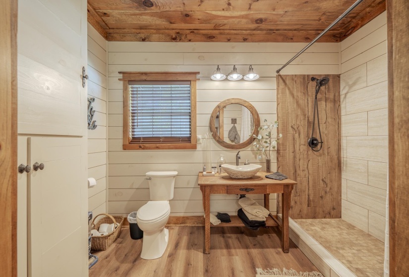 4375 STATE ROUTE 100 W HWY, Henderson, Tennessee 38340, 3 Bedroom Bedrooms, 14 Room Rooms,3.1 BathroomBathrooms,Residential,For Sale,STATE ROUTE 100 W,0,10229534