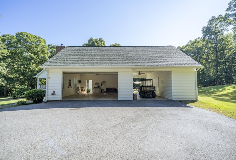 4375 STATE ROUTE 100 W HWY, Henderson, Tennessee 38340, 3 Bedroom Bedrooms, 14 Room Rooms,3.1 BathroomBathrooms,Residential,For Sale,STATE ROUTE 100 W,0,10229534
