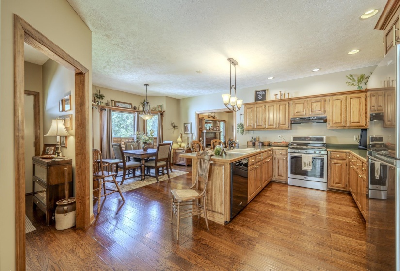 4375 STATE ROUTE 100 W HWY, Henderson, Tennessee 38340, 3 Bedroom Bedrooms, 14 Room Rooms,3.1 BathroomBathrooms,Residential,For Sale,STATE ROUTE 100 W,0,10229534